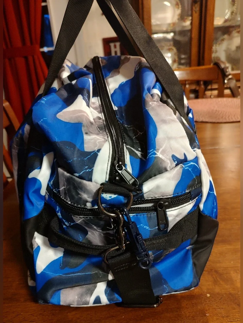 Blue Marble Pattern Men's Travel Duffle Bag